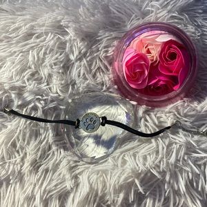 A dog bracelet unisex